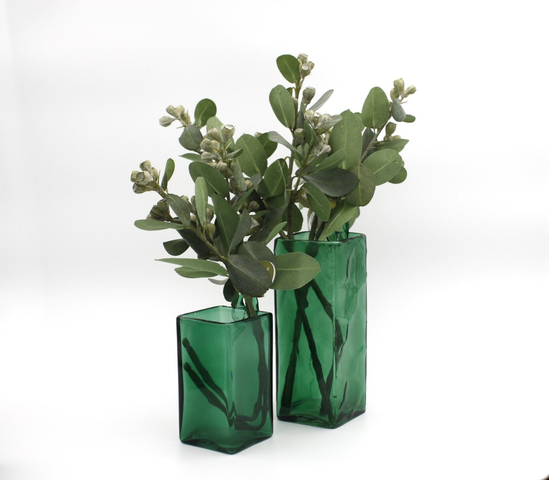 ABODE VASE SMALL GREEN image 1